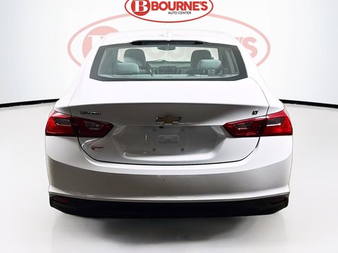 Used 2017 Chevrolet Malibu LT image 7