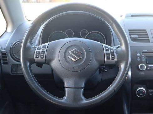Used 2010 Suzuki SX4 Touring AWD/4WD image 18