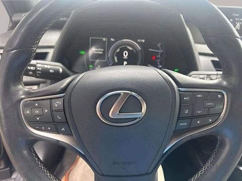 Used 2019 Lexus UX 250h AWD/4WD image 7