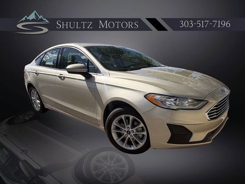 Used 2019 Ford Fusion SE FWD image 4