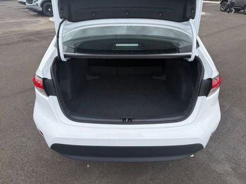 Used 2025 Toyota Corolla LE image 9