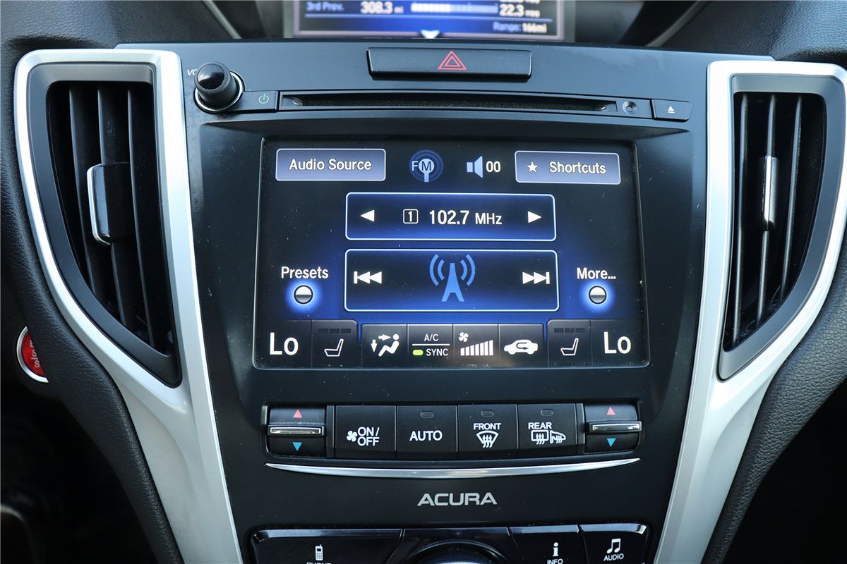 Used 2017 Acura TLX FWD image 33
