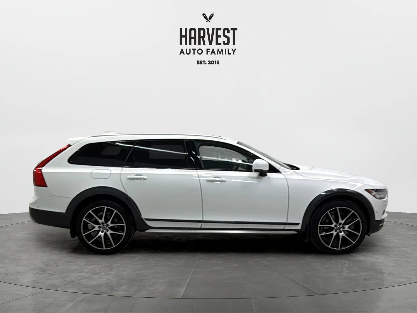 Used 2018 Volvo V90 T6 Cross Country w/ Convenience Package AWD/4WD image 8