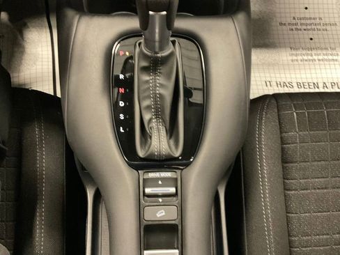 Used 2025 Honda HR-V LX image 22