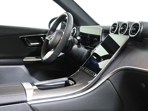 Used 2026 Mercedes-Benz GLC 300 4MATIC image 29