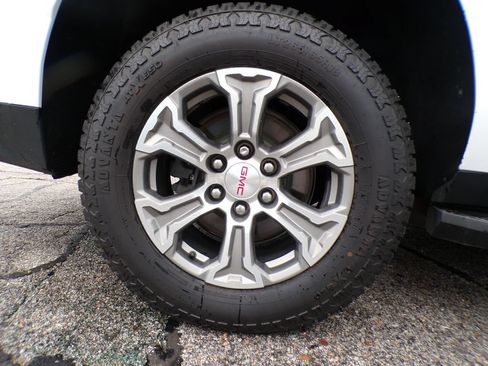 Used 2022 GMC Yukon XL SLE AWD/4WD image 24