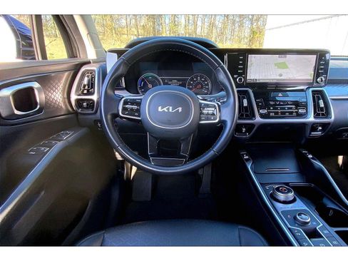 Used 2024 Kia Sorento EX AWD/4WD image 5