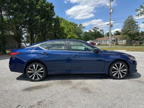 Used 2021 Nissan Altima 2.5 SR w/ SR Premium Package AWD/4WD image 4