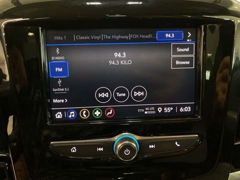 Used 2021 Chevrolet Traverse LT FWD image 19