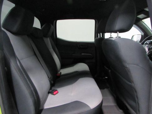 Used 2023 Toyota Tacoma TRD Off-Road w/ Black Out Package (TMS) AWD/4WD image 19