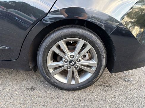 Used 2018 Hyundai Elantra SEL FWD image 15