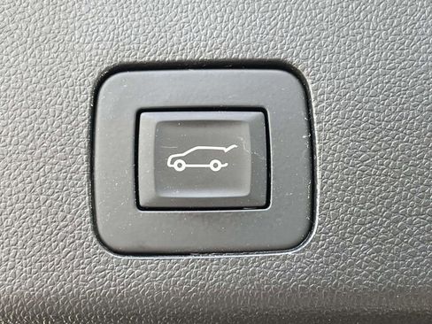 Used 2023 Buick Encore GX Select w/ Sport Touring Package FWD image 10