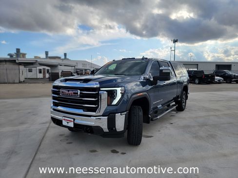 Used 2024 GMC Sierra 2500 SLT w/ Texas SLT Premium Package image 3
