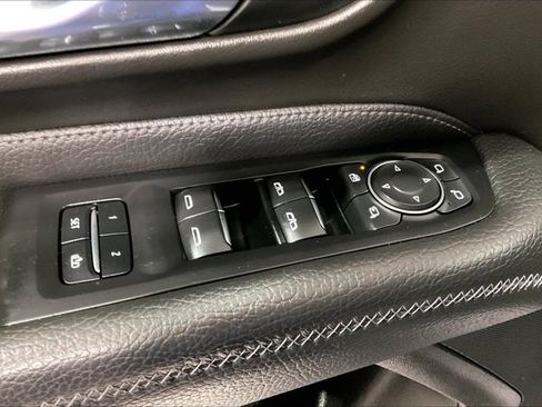 Used 2021 GMC Yukon Denali w/ Denali Premium Package AWD/4WD image 40