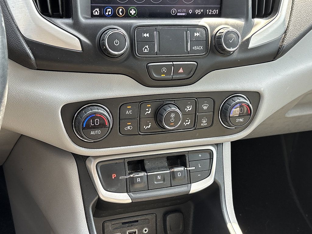 Used 2022 GMC Terrain SLT w/ Tech Package AWD/4WD image 11