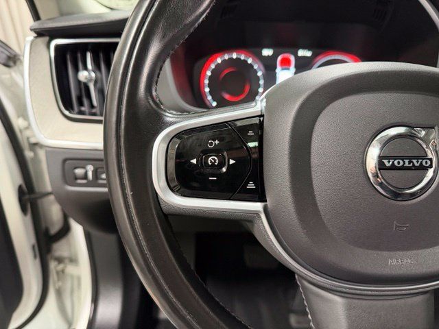 Used 2021 Volvo XC60 T8 Inscription AWD/4WD image 16