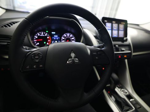 Used 2023 Mitsubishi Eclipse Cross SE image 18