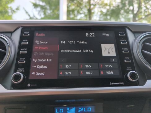 Used 2022 Toyota Tacoma SR5 w/ Technology Package AWD/4WD image 22