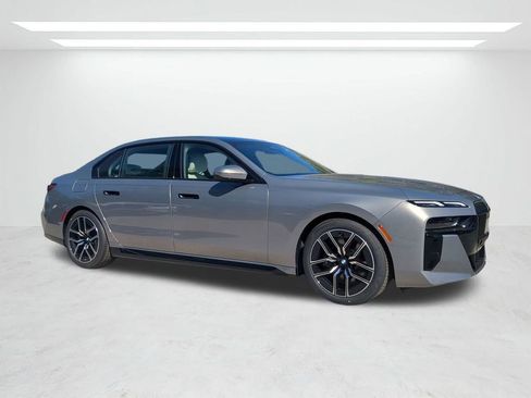 New 2026 BMW 740i w/ Premium Package image 2