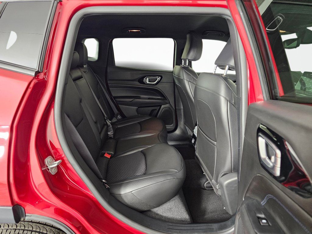 New 2026 Jeep Compass Latitude AWD/4WD image 35