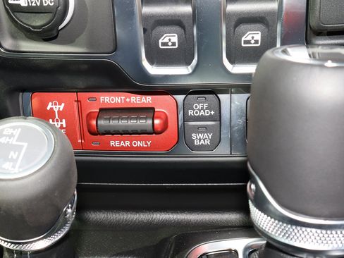 New 2026 Jeep Wrangler Rubicon w/ Technology Group image 20