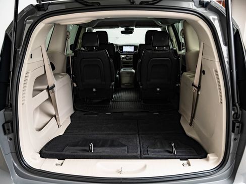 Used 2022 Chrysler Pacifica Touring-L FWD image 20