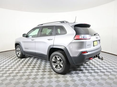 Used 2019 Jeep Cherokee Trailhawk w/ Cold Weather Group AWD/4WD image 4