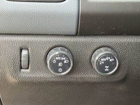 Used 2018 Chevrolet Colorado Z71 AWD/4WD image 18