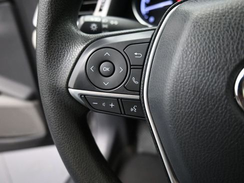 Used 2022 Toyota Camry LE image 6