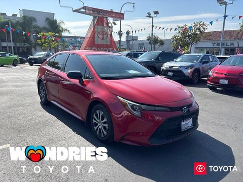 Used 2021 Toyota Corolla LE FWD image 1