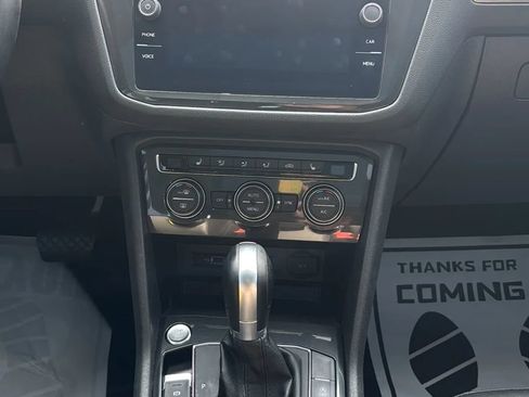 Used 2018 Volkswagen Tiguan SE w/ Panoramic Sunroof Package AWD/4WD image 48