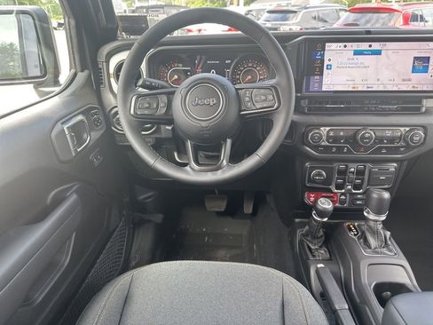 New 2025 Jeep Gladiator Willys image 14