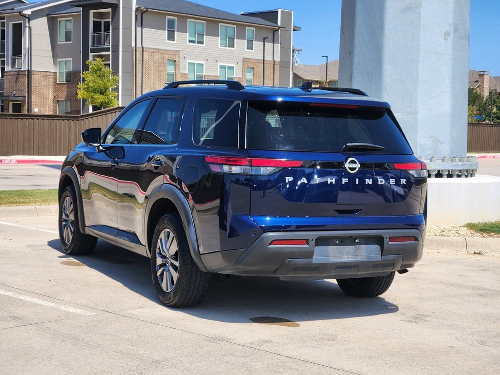 Used 2025 Nissan Pathfinder SV FWD image 3