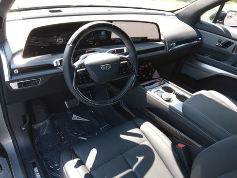 Used 2026 Cadillac Vistiq Luxury AWD/4WD image 13