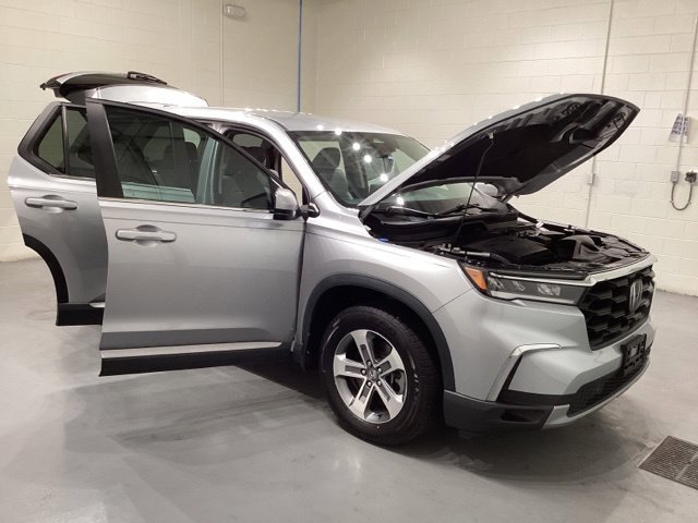 Used 2024 Honda Pilot EX-L image 11
