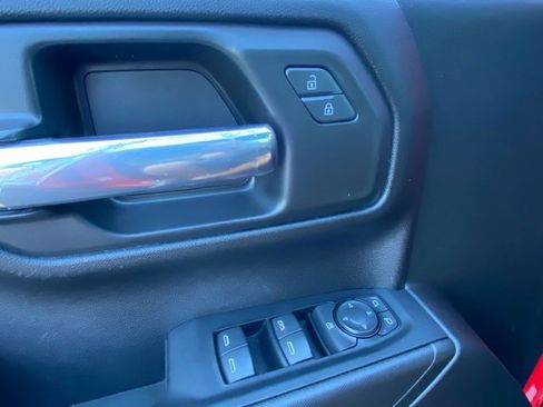 Used 2023 Chevrolet Silverado 1500 Custom image 17
