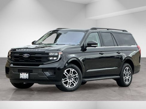 Used 2025 Ford Expedition Max Active AWD/4WD image 2