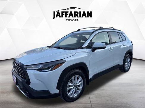 Certified 2023 Toyota Corolla Cross LE image 9