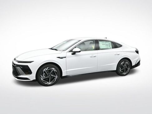 New 2026 Hyundai Sonata SEL FWD image 2