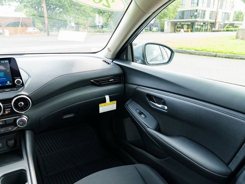 New 2025 Nissan Sentra SV image 9