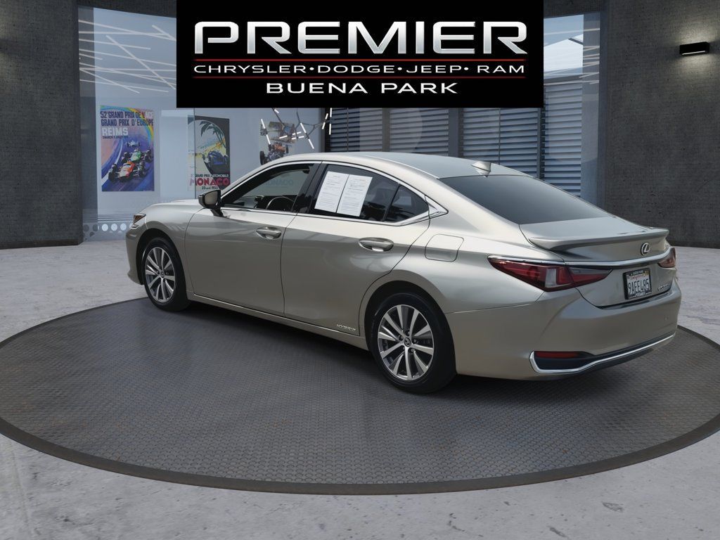 Used 2021 Lexus ES 300h FWD image 6