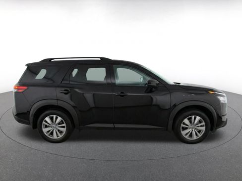 Used 2025 Nissan Pathfinder SV FWD image 14