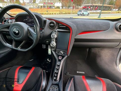 Used 2022 McLaren 720S Luxury image 14