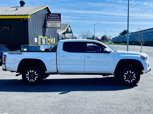Used 2023 Toyota Tacoma TRD Off-Road AWD/4WD image 5