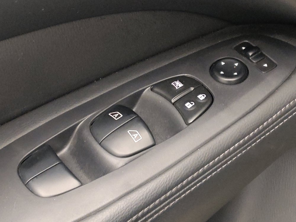 Used 2018 Nissan Pathfinder SL AWD/4WD image 27