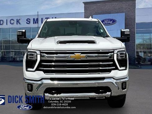 Used 2026 Chevrolet Silverado 2500 LTZ w/ LTZ Convenience Package AWD/4WD image 2
