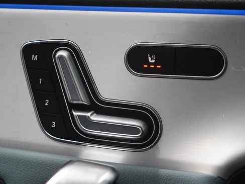 Used 2025 Mercedes-Benz CLA 35 AMG 4MATIC image 33