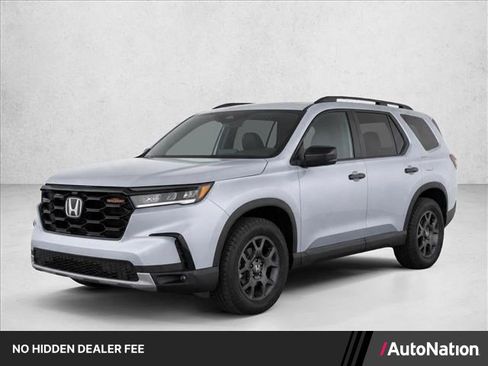 Used 2025 Honda Pilot TrailSport image 1