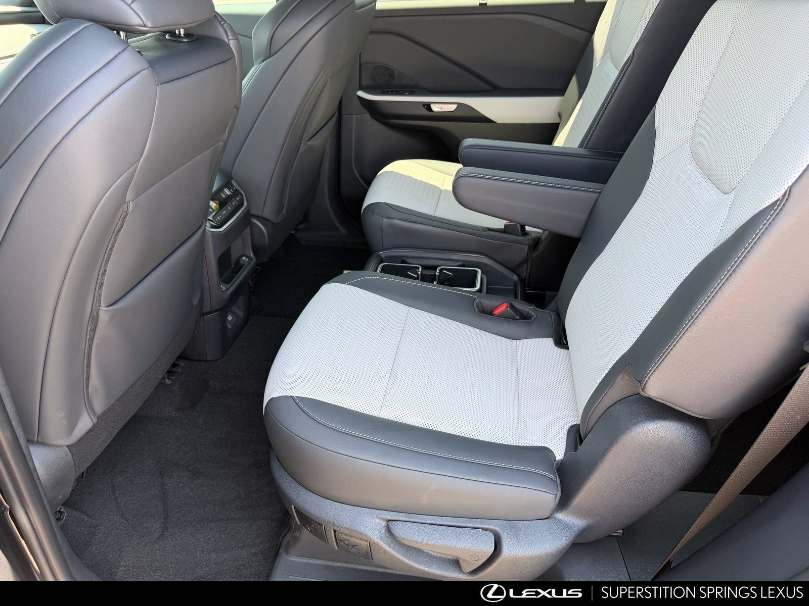 Certified 2026 Lexus TX 500h AWD w/ Technology Package image 24