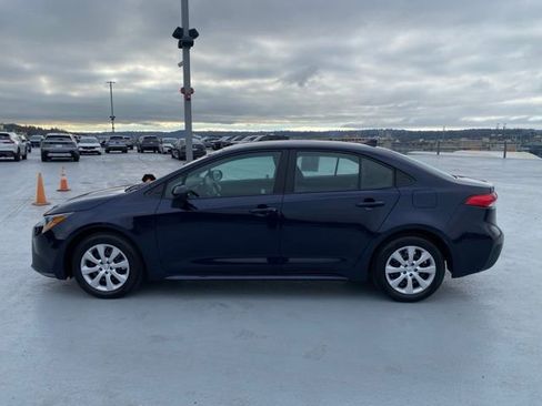 Certified 2022 Toyota Corolla LE image 9